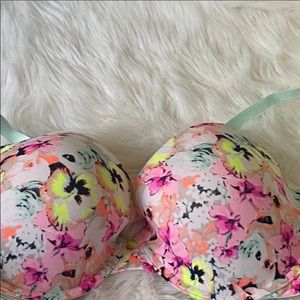 VS PINK bra, size 36E (DD).